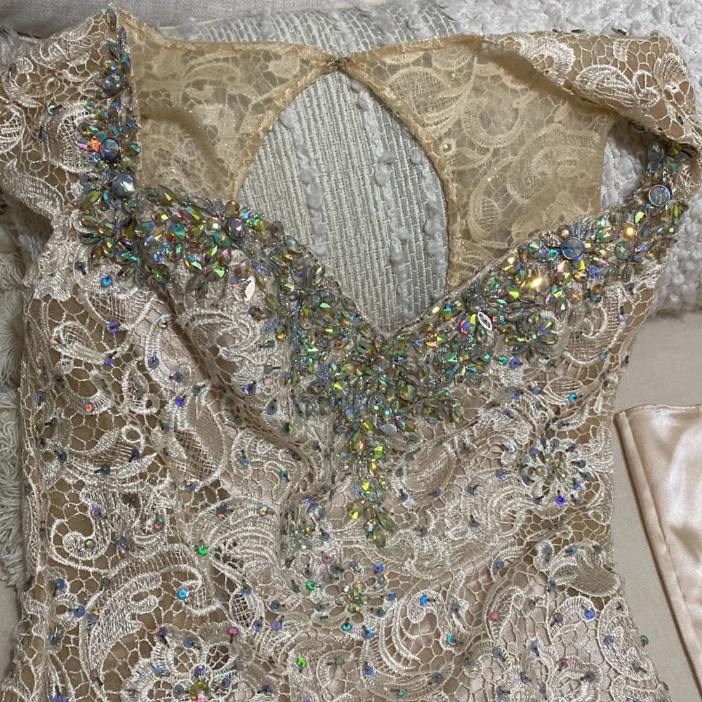 Dress - Picture 3 of 6